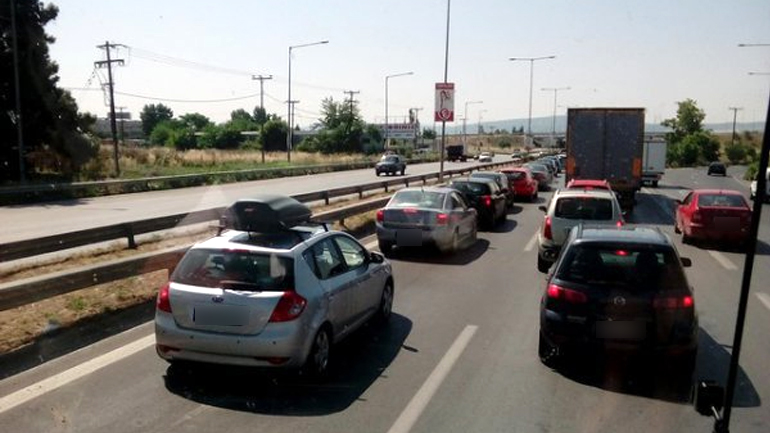 Θεσσαλονίκη: Μεγάλο μποτιλιάρισμα στη Μουδανίων λόγω έργων