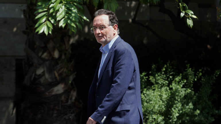 Ο Π. Λαφαζάνης επισκέφτηκε τους πρόσφυγες στον Πειραιά και το Σχιστό