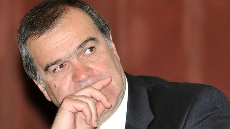 «Η δημοσιογραφική απάτη του Βαξεβάνη»