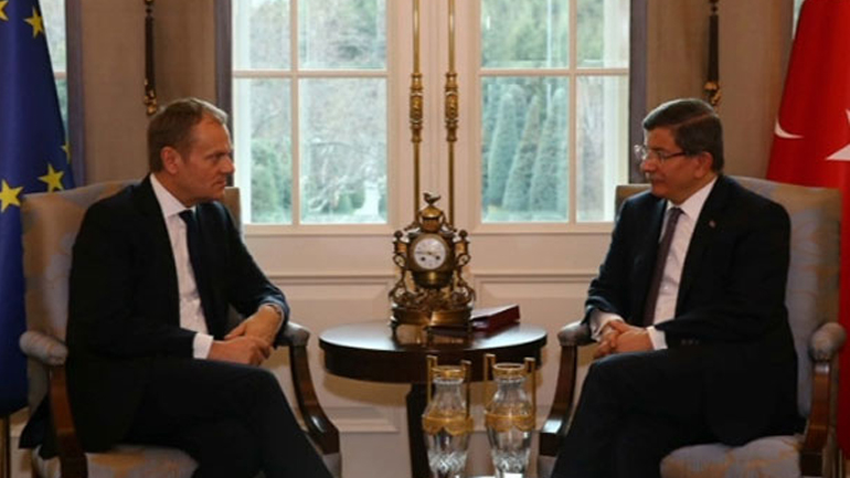 Τουσκ: Η επαναπροώθηση οικονομικών μεταναστών θα παραλύσει τα δίκτυα των διακινητών