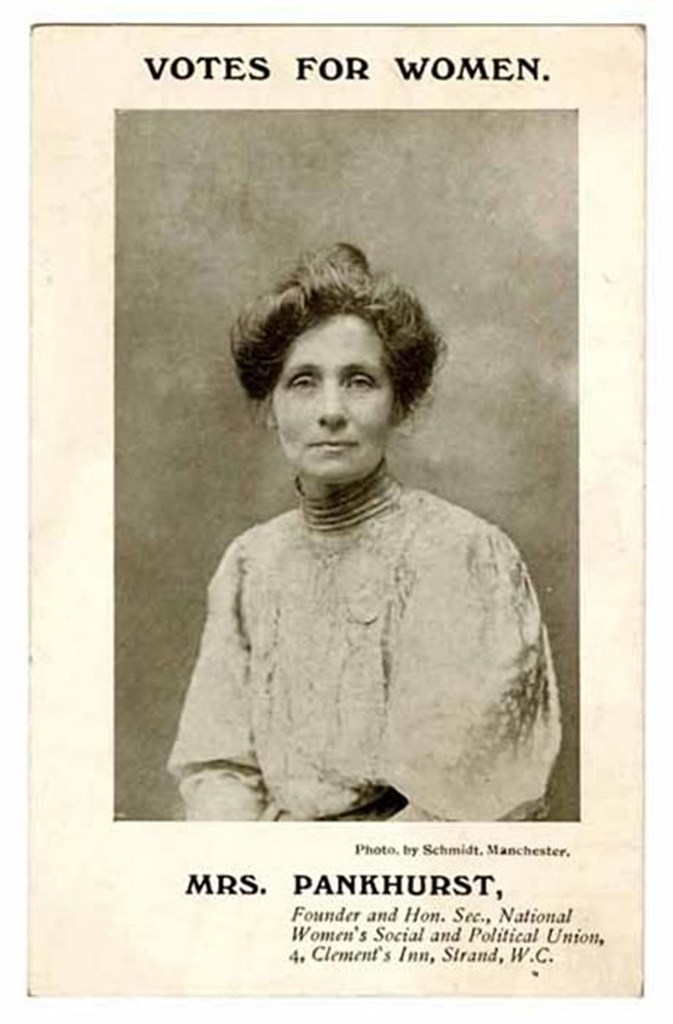Μετά από μεγάλους αγώνες, η Πάνκχερστ συνελήφθη το 1908 όταν προσπάθησε να μπει στη βρετανική Βουλή για να επιδώσει ψήφισμα. Η ίδια χρησιμοποιούσε πάντως τις συλλήψεις της για να δώσει ώθηση στο κίνημα. «Δεν είμαστε εδώ γιατί παραβαίνουμε τους νόμους. Είμαστε εδώ για να φτιάξουμε τους νόμους», είχε πει σε δικαστή