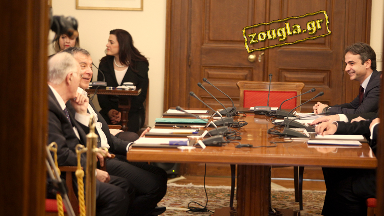 Συμβούλιο πολιτικών αρχηγών: Τα χαμόγελα περίσσευαν…