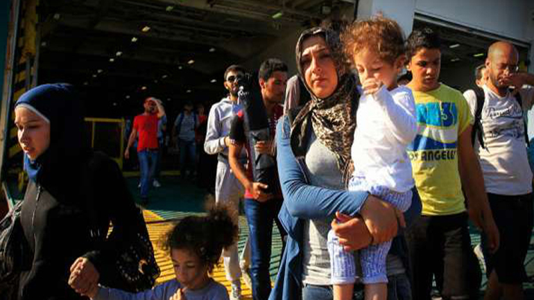 Ο Πειραιάς ενεργοποιεί τον αριθμό 15510 για τους πρόσφυγες