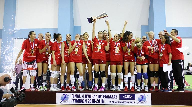 Ολυμπιακός: Συγχαρητήρια Μαρινάκη στη γυναικεία ομάδα βόλεϊ για το Κύπελλο