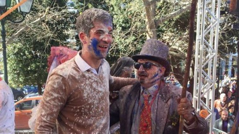 Αλευρομουτζουρώματα στο Σύνταγμα