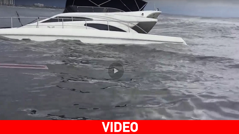 H βύθιση πολυτελούς γιoτ οn camera