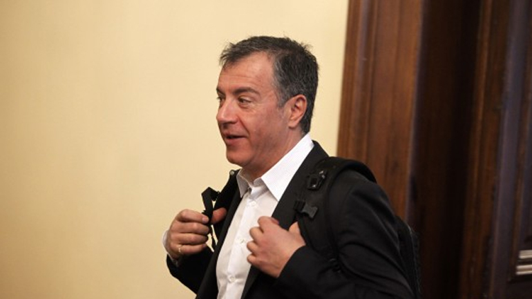 Θεοδωράκης: Θα πρότεινα υπερ-υπουργό για το προσφυγικό τον Χρυσοχοΐδη