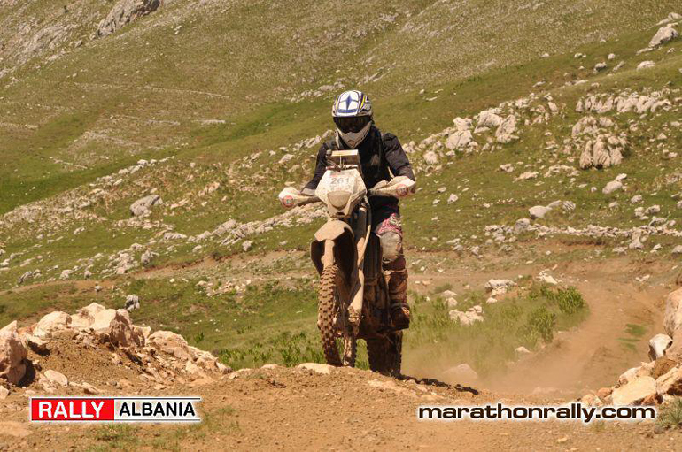 Το 2012 η Ελληνίδα αναβάτης είχε κατακτήσει την 1η θέση στις γυναίκες στο ράλι Αλβανίας...