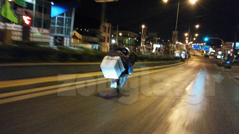 Σούζα με 'παπάκι' στη λεωφόρο Μεσογείων, δηλαδή σε δημόσιο δρόμο...