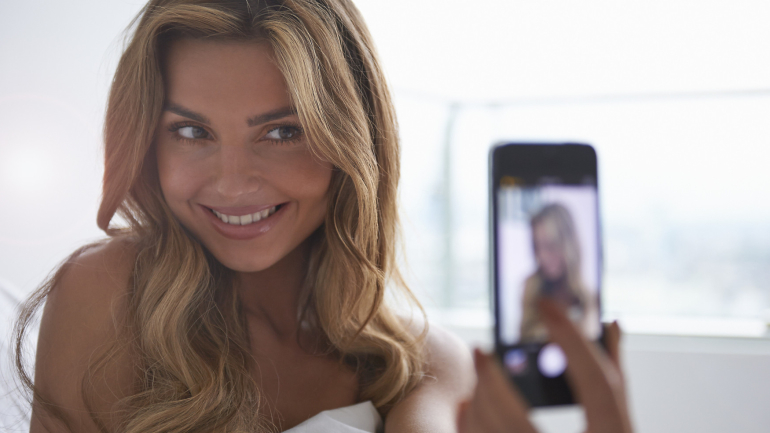 Γυναίκες: θεωρούν πολύτιμες τις φωτογραφίες στις συσκευές τους, αλλά δεν τις προστατεύουν!