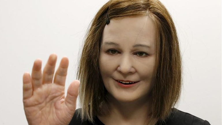 Επιστρατεύουν ανθρωποειδή ρομπότ για τη φροντίδα ηλικιωμένων με άνοια