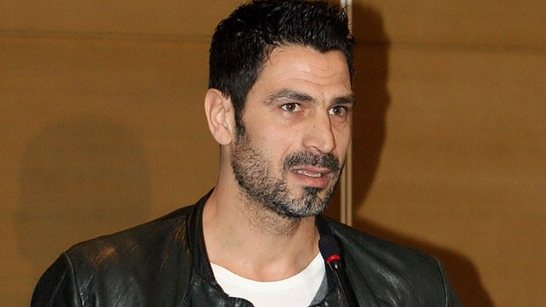 Ο Άκης Ζήκος στο στούντιο του UEFA Champions League Show