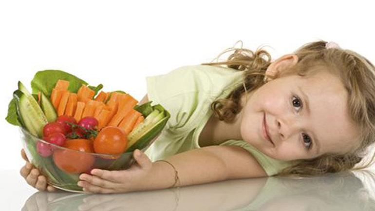 ΕΕ: Νέος κανονισμός για την προώθηση της υγιεινής διατροφής στα παιδιά