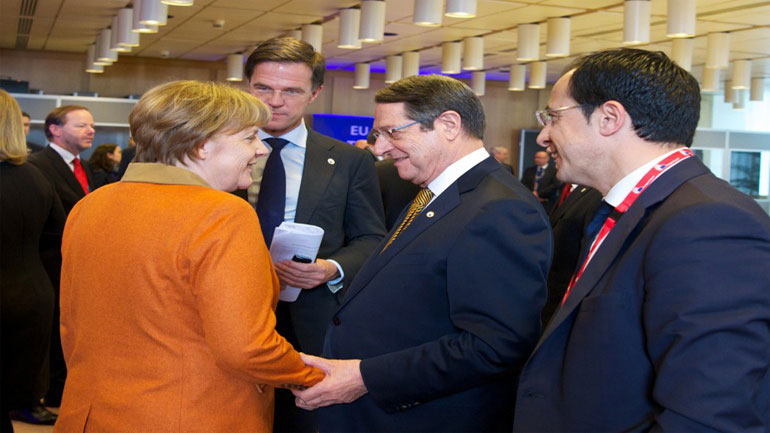 Συνεργάτης Tusk: Το αναθεωρημένο κείμενο συζητούν οι “28”