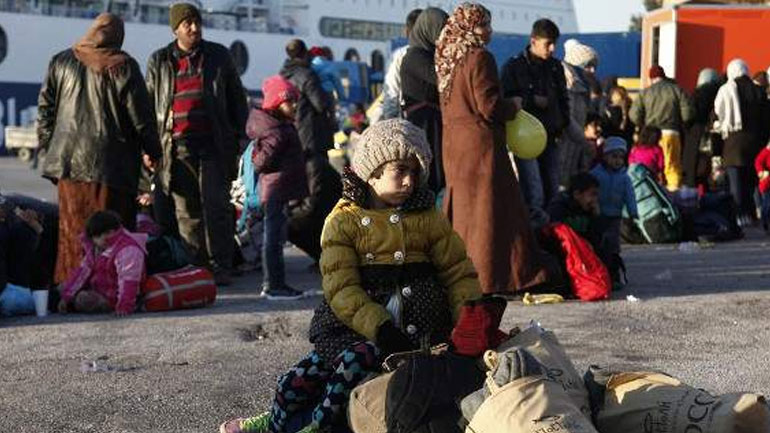 Στο λιμάνι του Πειραιά τρία πλοία με 1.300 πρόσφυγες Στο λιμάνι του Πειραιά τρία πλοία με 1.300 πρόσφυγες
