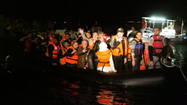 Χίος: Πάνω από 3.000 μετανάστες στο νησί-Έκτακτη επικοινωνία Βουρνού-Δρίτσα Χίος: Πάνω από 3.000 μετανάστες στο νησί-Έκτακτη επικοινωνία Βουρνού-Δρίτσα