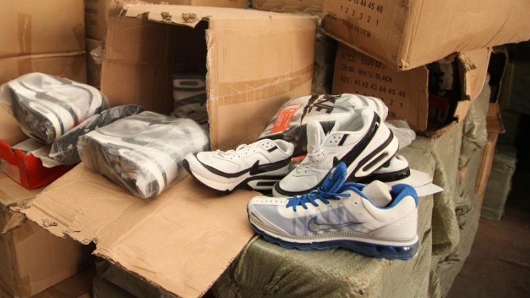 Αποθήκη με προϊόντα-μαϊμού εντοπίστηκε στο Μοσχάτο