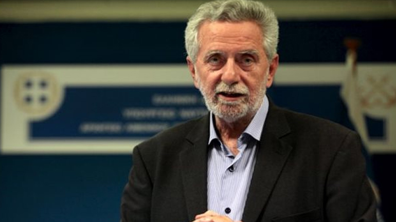 Δρίτσας: 4.000 πρόσφυγες στο λιμάνι του Πειραιά