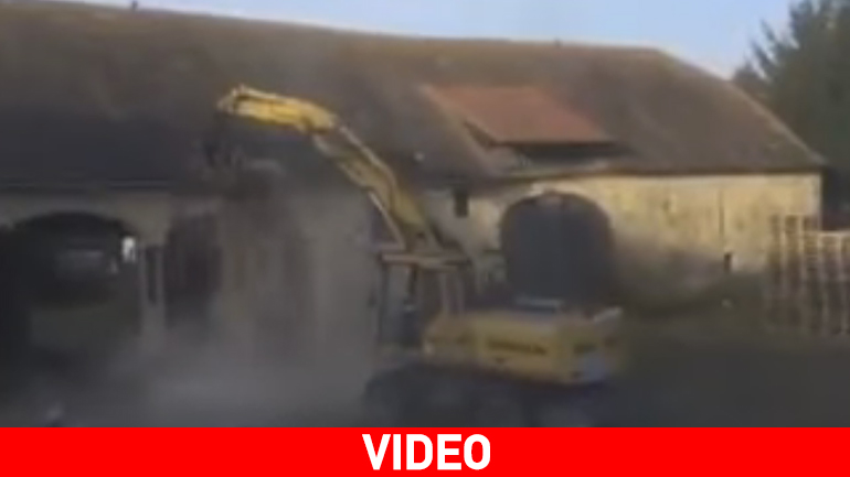 Πήγε για… διόρθωση και κατεδάφισε το κτήριο!