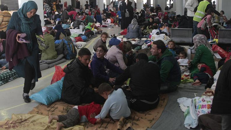 Τουλάχιστον 3.280 πρόσφυγες φιλοξενούνται στο λιμάνι του Πειραιά