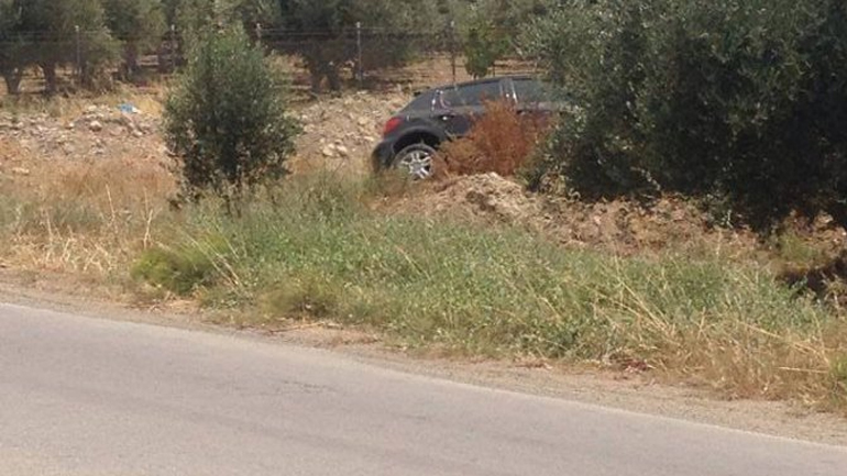 Έπεσε με το αυτοκίνητο μέσα στο λιόφυτο