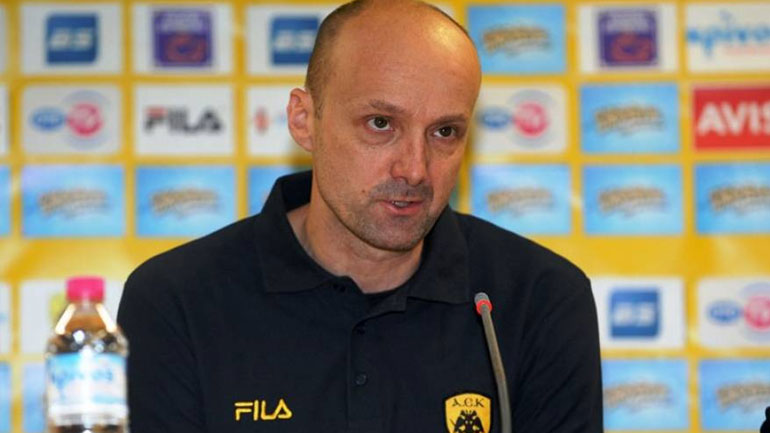 Ζντοβτς: «Πάμε για τη νίκη με τον Ολυμπιακό»