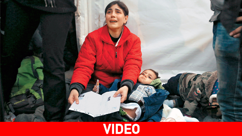 Συγκλονιστικό βίντεο: Δύο ηλικιωμένοι κλαίνε μπροστά στην ευγνωμοσύνη των προσφύγων