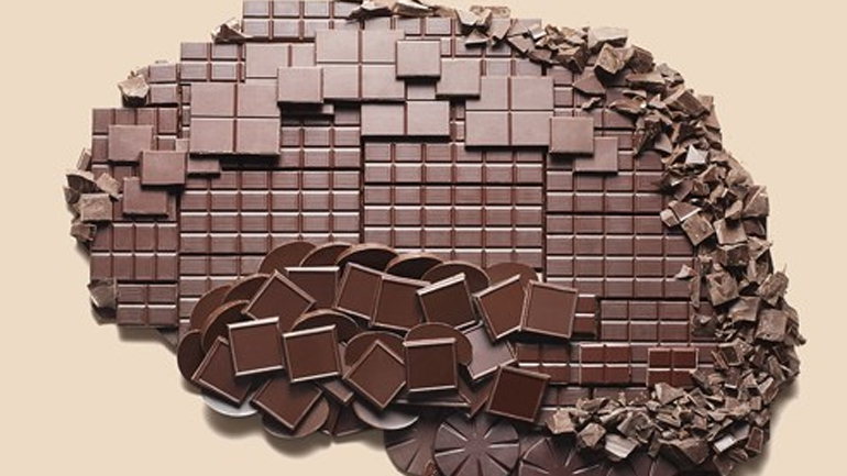 Τι (μαγικό) κάνει η σοκολάτα στον εγκέφαλό μας
