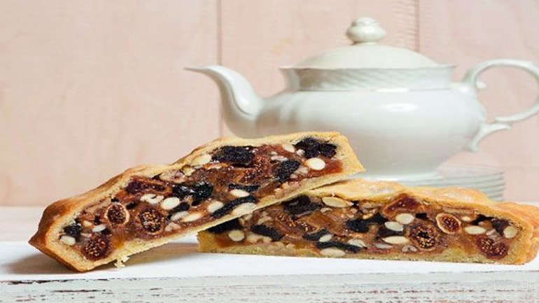 Πίτα με ξερά φρούτα και μέλι