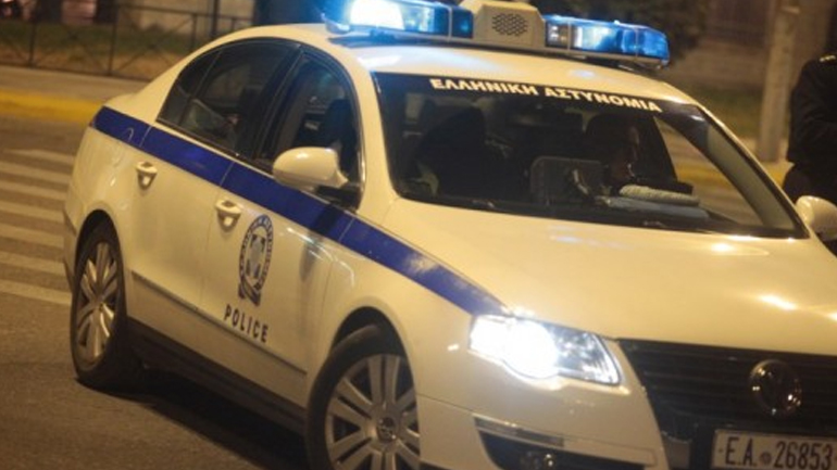 Φαρ Ουέστ στη λεωφόρο Πεντέλης: Καταδίωξη με πυροβολισμούς – Συνελήφθησαν τρία άτομα Φαρ Ουέστ στη λεωφόρο Πεντέλης: Καταδίωξη με πυροβολισμούς – Συνελήφθησαν τρία άτομα