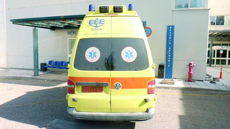 Μόνο πέντε ασθενοφόρα λειτουργούν στον Νομό Ηλείας