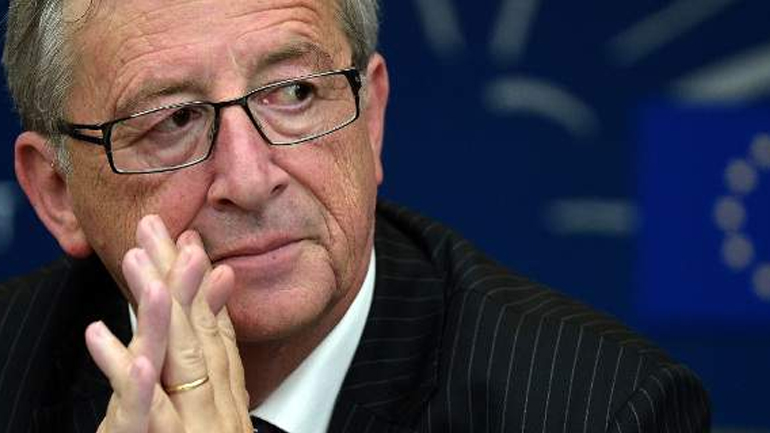 Γιούνκερ: Δεν μπορούμε να αφήσουμε μόνη την Ελλάδα