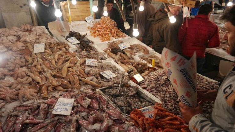 Καθαρά Δευτέρα: Ανοιχτή η Βαρβάκειος – Πώς θα λειτουργήσουν τα καταστήματα