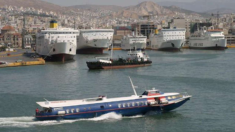 Tαλαιπωρία για επιβάτες υδροπτέρυγου στον Πόρο