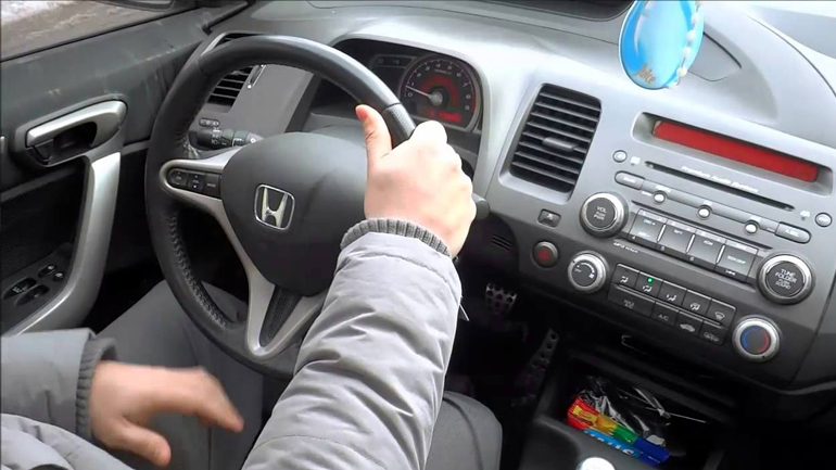 Οδηγούσε κλεμμένο όχημα χωρίς δίπλωμα