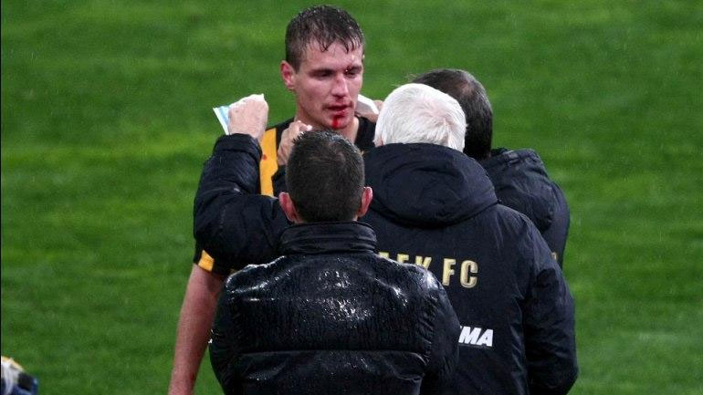 ΑΕΚ: Αποχώρησαν τραυματίες οι Κολοβέτσιος και Σοϊλέδης ΑΕΚ: Αποχώρησαν τραυματίες οι Κολοβέτσιος και Σοϊλέδης