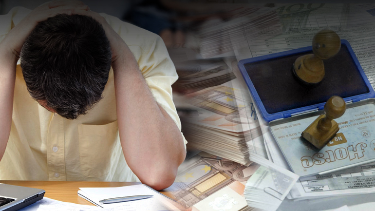 Τα χρέη γονατίζουν τα ελληνικά νοικοκυριά