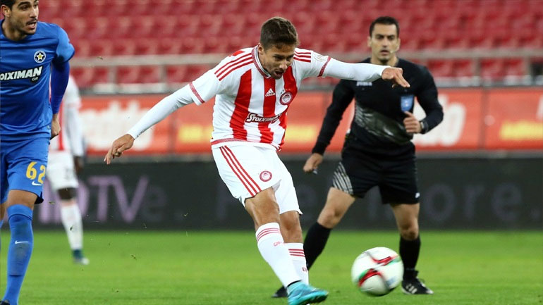 Φουστέρ: «Δεν έχω ακόμη ενημέρωση για νέο συμβόλαιο»