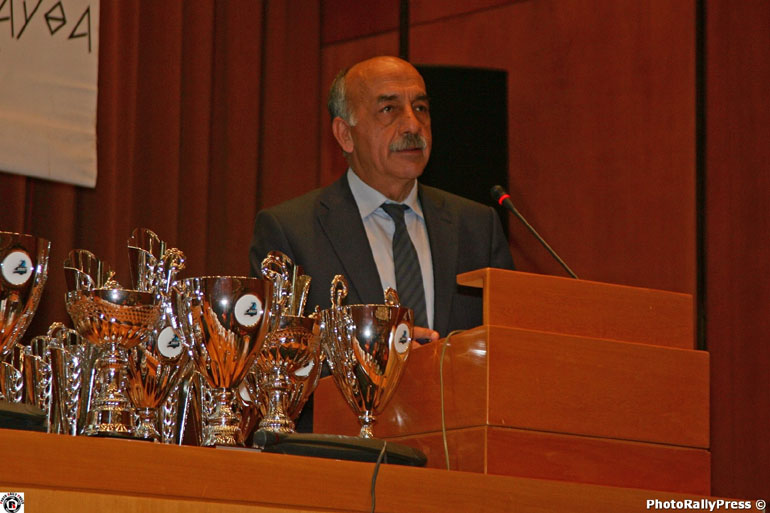 Ο πρόεδρος της ομοσπονδίας μηχανοκίνητου αθλητισμού Δημήτρης Μιχελακάκης είναι υποχρεωμένος να δώσει απαντήσεις με...αποδείξεις τόσο στους αθλητές όσο και στην ΓΓΑ