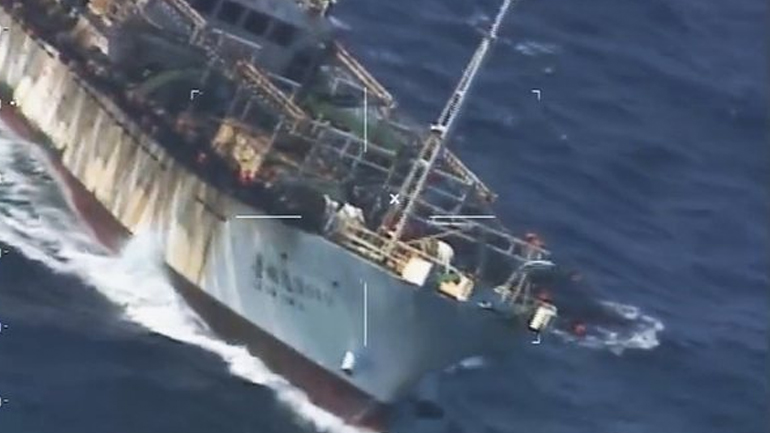Η ακτοφυλακή της Αργεντινής βύθισε κινεζική μηχανότρατα που ψάρευε παράνομα