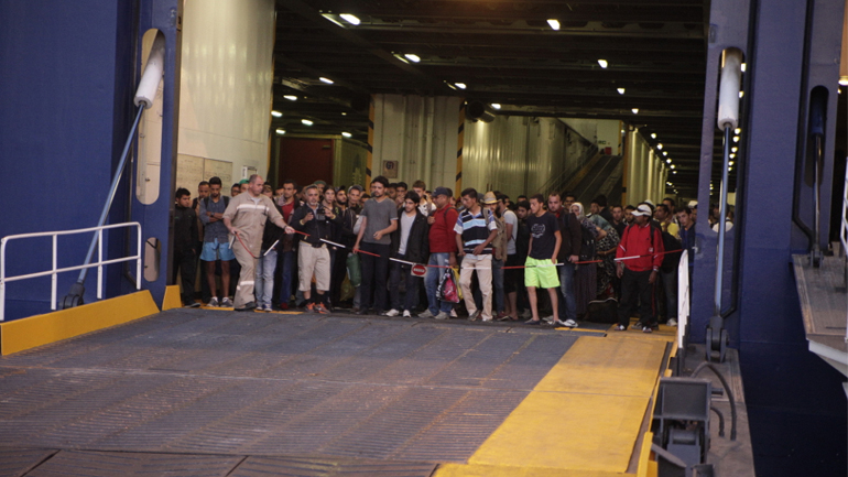 Έφθασαν στον Πειραιά άλλοι 544 μετανάστες και πρόσφυγες