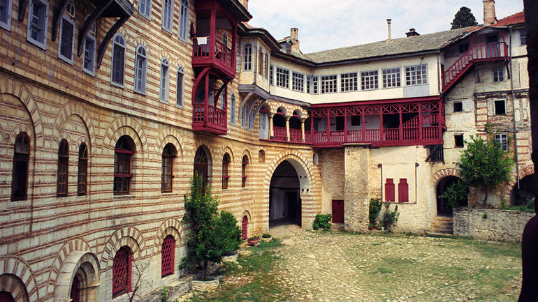 Άγιο Όρος: «Πριγκιπικό» ενδιαφέρον για την αναστήλωση της Μονής Χιλανδαρίου