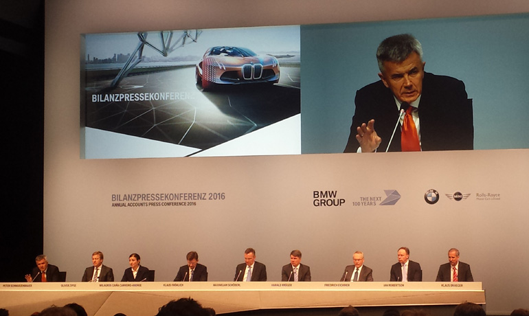 Τα μέλη του Δ.Σ. του ομίλου απαντούν σε ερωτήσεις