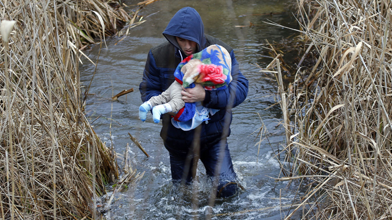 Ουγγαρία: Κλείνουν τα κέντρα υποδοχής προσφύγων και μεταναστών