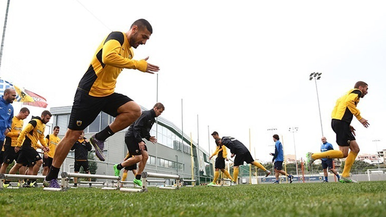 Χωρίς Μπακάκη και Κολοβέτσιο η ΑΕΚ