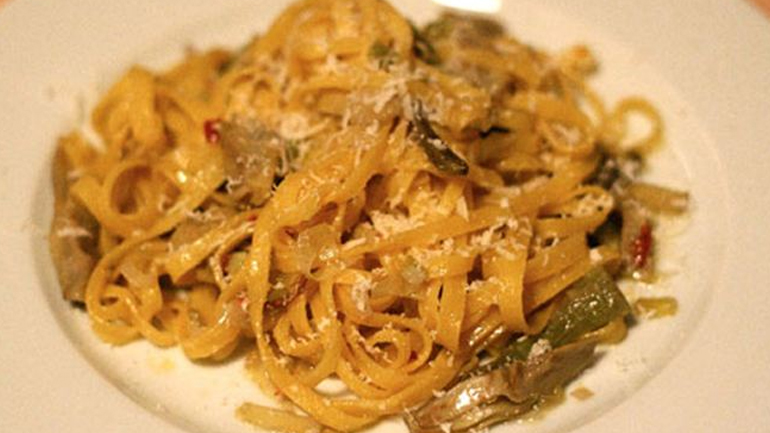 Ταλιατέλες με αγκινάρα και πράσο