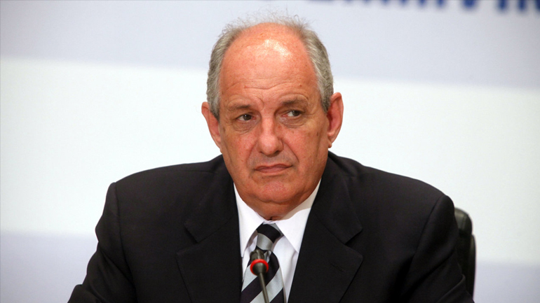 Τέρενς Κουίκ: «Η κυβέρνηση δεν πέφτει»