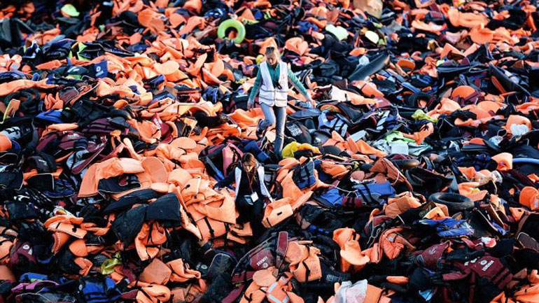 Τα προσφυγικά απόβλητα περιβαλλοντική «βόμβα» στα νησιά