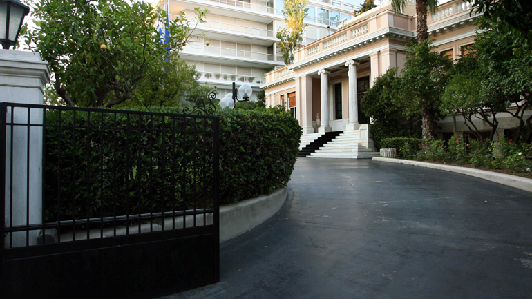 Πηγές Μαξίμου: Σύγκλιση σε σημεία – κλειδιά του ασφαλιστικού και σχεδόν πλήρης συμφωνία για το φορολογικό Πηγές Μαξίμου: Σύγκλιση σε σημεία – κλειδιά του ασφαλιστικού και σχεδόν πλήρης συμφωνία για το φορολογικό