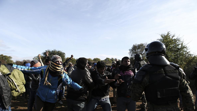 Δεκατρείς πρόσφυγες ξυλοκοπήθηκαν από τις αρχές της πΓΔΜ